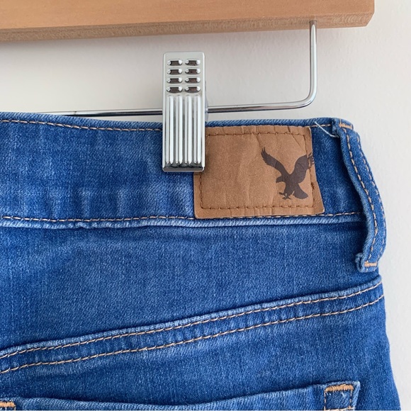 AMERICAN EAGLE hi-rise shortie, medium wash - Picture 4 of 7